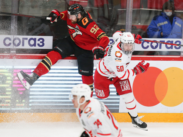 
        ПОДСЛУШАНО: старт плей-офф «Авангарда» | первый матч серии с «Автомобилистом» (ВИДЕО)
      