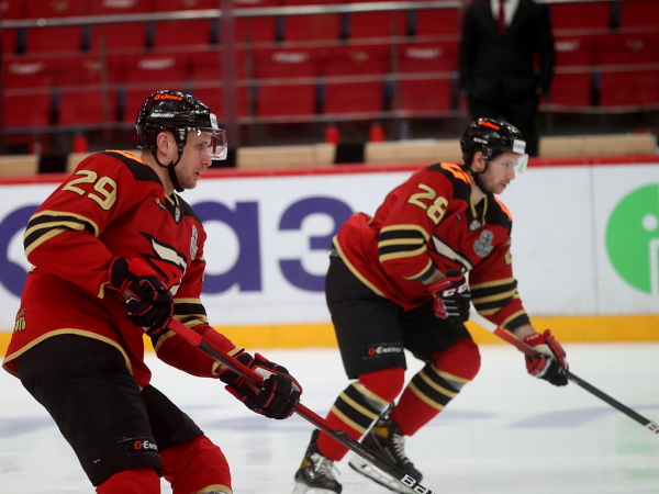 
        ПОДСЛУШАНО: старт плей-офф «Авангарда» | первый матч серии с «Автомобилистом» (ВИДЕО)
      