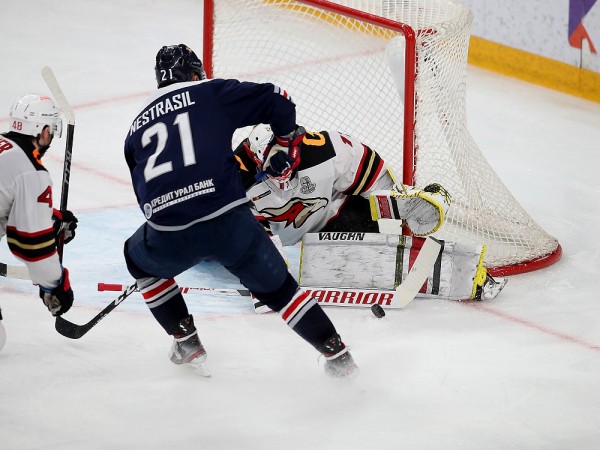 "Авангард" потерпел самое крупное поражение под руководством Боба Хартли "Авангард" потерпел самое крупное поражение под руководством Боба Хартли