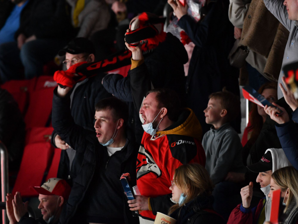 Хет-трик Найта выводит вперёд в серии! «Авангард» всухую победил «Магнитку» в пятом матче
Хет-трик Найта выводит вперёд в серии! «Авангард» всухую победил «Магнитку» в пятом матче