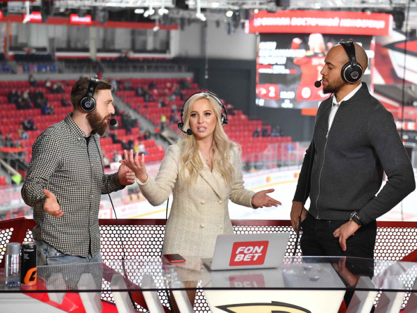 Хет-трик Найта выводит вперёд в серии! «Авангард» всухую победил «Магнитку» в пятом матче
Хет-трик Найта выводит вперёд в серии! «Авангард» всухую победил «Магнитку» в пятом матче