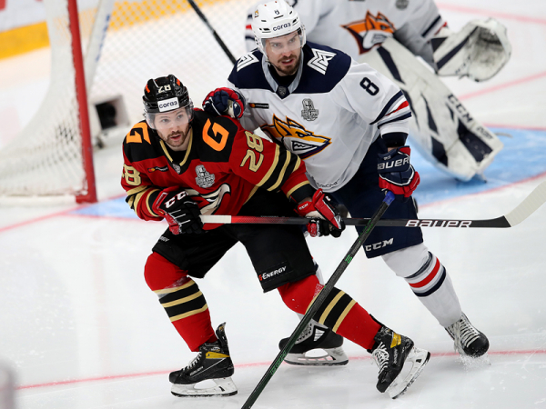 Толчинский приносит победу в овертайме! «Авангард» сравнял счёт в серии с «Магниткой»
Толчинский приносит победу в овертайме! «Авангард» сравнял счёт в серии с «Магниткой»