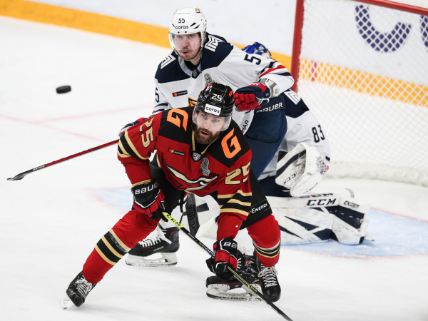 «После таких овертаймов на два года стареешь». Хартли, Шарипзянов и Толчинский после 2 матча 1/2 финала (ВИДЕО)
«После таких овертаймов на два года стареешь». Хартли, Шарипзянов и Толчинский после 2 матча 1/2 финала (ВИДЕО)