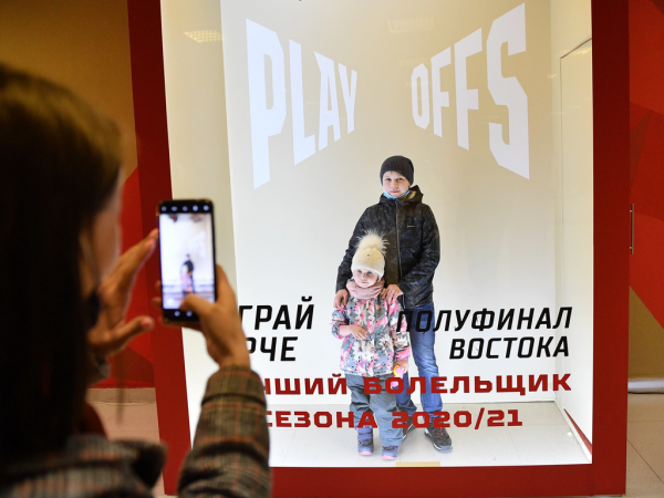 Хет-трик Найта выводит вперёд в серии! «Авангард» всухую победил «Магнитку» в пятом матче
Хет-трик Найта выводит вперёд в серии! «Авангард» всухую победил «Магнитку» в пятом матче