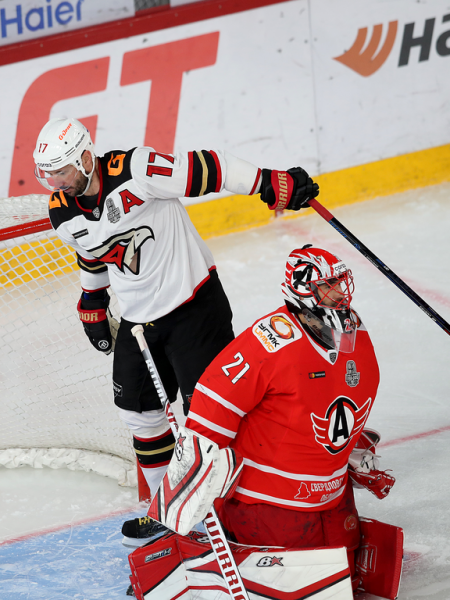 
        Ковальчук решает во втором овертайме! «Авангард» победил «Автомобилист» в четвёртом матче серии
      