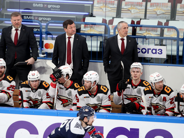 «Очень хорошо играли по системе, бились, блокировали броски». Комаров и Хартли после победы в третьем матче серии с «Металлургом»
«Очень хорошо играли по системе, бились, блокировали броски». Комаров и Хартли после победы в третьем матче серии с «Металлургом»