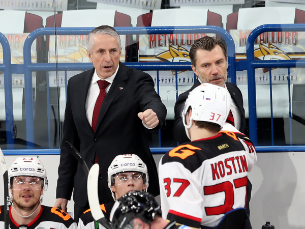 «Очень хорошо играли по системе, бились, блокировали броски». Комаров и Хартли после победы в третьем матче серии с «Металлургом»
«Очень хорошо играли по системе, бились, блокировали броски». Комаров и Хартли после победы в третьем матче серии с «Металлургом»