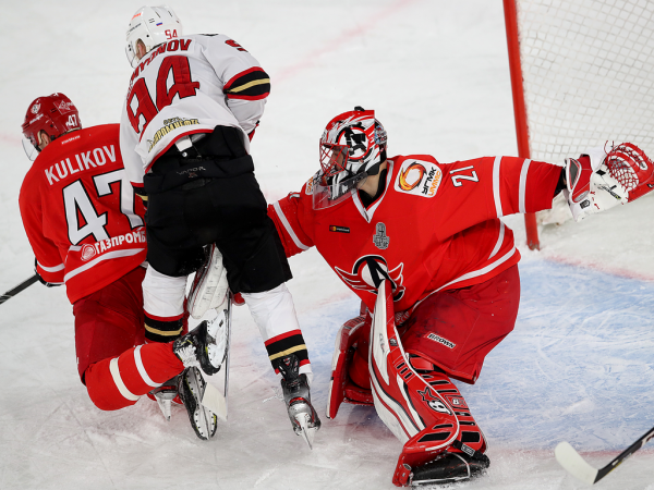 
        Ковальчук решает во втором овертайме! «Авангард» победил «Автомобилист» в четвёртом матче серии
      