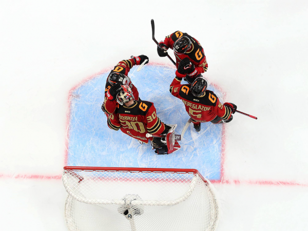 
        Прошли первый раунд плей-офф! «Авангард» победил «Автомобилист» в пятом матче серии
      