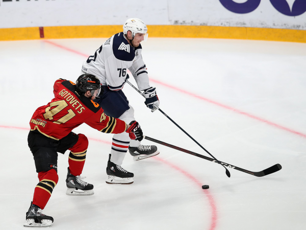 «После таких овертаймов на два года стареешь». Хартли, Шарипзянов и Толчинский после 2 матча 1/2 финала (ВИДЕО)
«После таких овертаймов на два года стареешь». Хартли, Шарипзянов и Толчинский после 2 матча 1/2 финала (ВИДЕО)