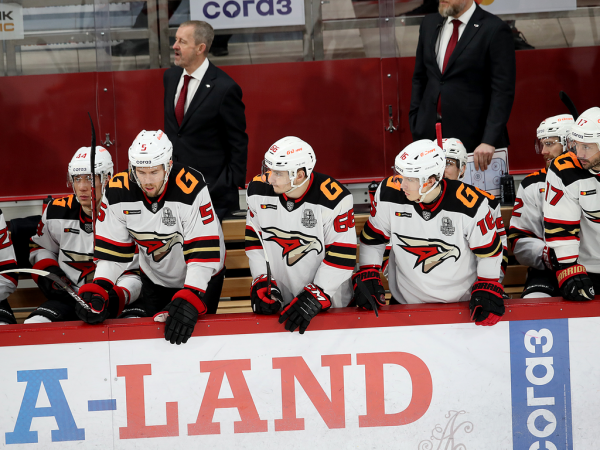 
        Ковальчук решает во втором овертайме! «Авангард» победил «Автомобилист» в четвёртом матче серии
      