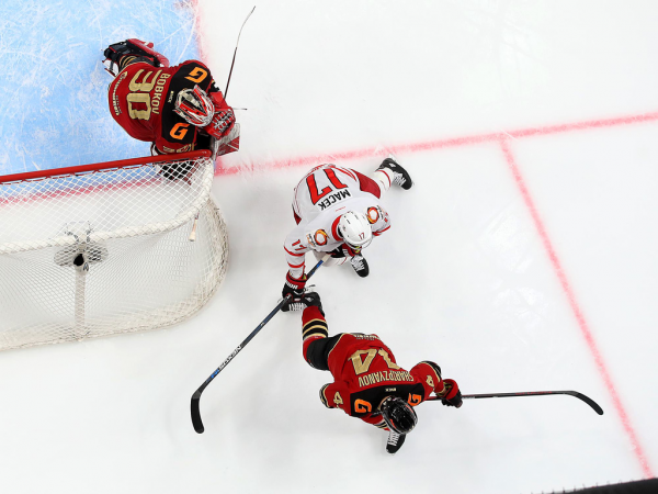 
        Прошли первый раунд плей-офф! «Авангард» победил «Автомобилист» в пятом матче серии
      