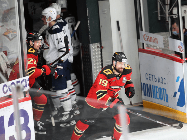 «После таких овертаймов на два года стареешь». Хартли, Шарипзянов и Толчинский после 2 матча 1/2 финала (ВИДЕО)
«После таких овертаймов на два года стареешь». Хартли, Шарипзянов и Толчинский после 2 матча 1/2 финала (ВИДЕО)