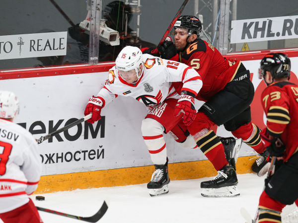 
        ПОДСЛУШАНО: старт плей-офф «Авангарда» | первый матч серии с «Автомобилистом» (ВИДЕО)
      