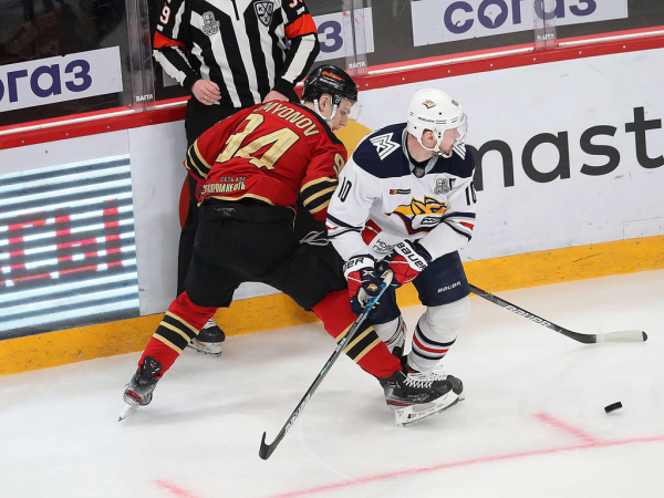 «После таких овертаймов на два года стареешь». Хартли, Шарипзянов и Толчинский после 2 матча 1/2 финала (ВИДЕО)
«После таких овертаймов на два года стареешь». Хартли, Шарипзянов и Толчинский после 2 матча 1/2 финала (ВИДЕО)