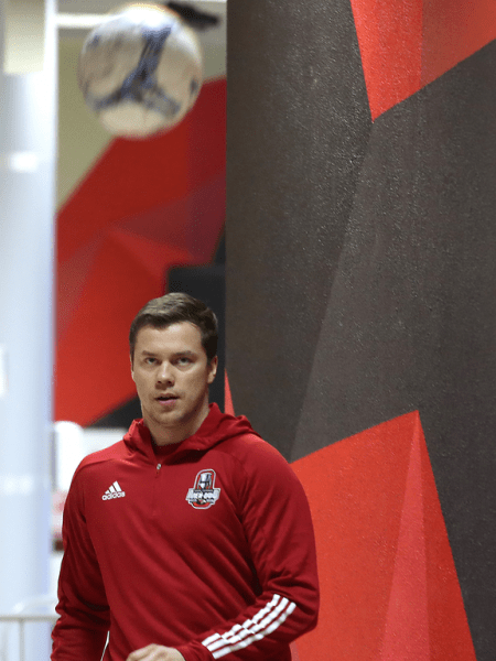 
        ПОДСЛУШАНО: старт плей-офф «Авангарда» | первый матч серии с «Автомобилистом» (ВИДЕО)
      