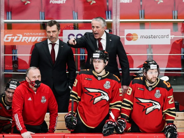 «После таких овертаймов на два года стареешь». Хартли, Шарипзянов и Толчинский после 2 матча 1/2 финала (ВИДЕО)
«После таких овертаймов на два года стареешь». Хартли, Шарипзянов и Толчинский после 2 матча 1/2 финала (ВИДЕО)