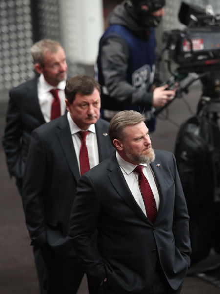 Хет-трик Найта выводит вперёд в серии! «Авангард» всухую победил «Магнитку» в пятом матче
Хет-трик Найта выводит вперёд в серии! «Авангард» всухую победил «Магнитку» в пятом матче