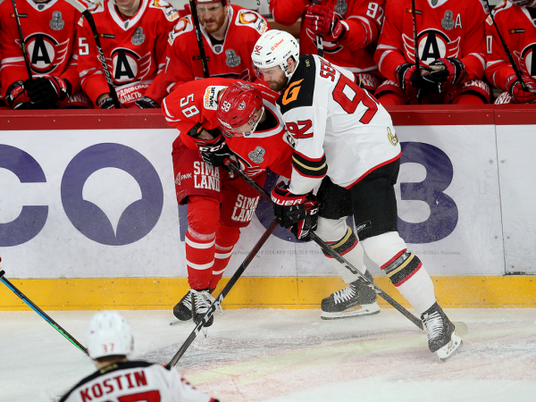 
        «У нас было много моментов, не удавалось их реализовать». Хохлачёв и Хартли после третьего матча серии с «Автомобилистом»
      