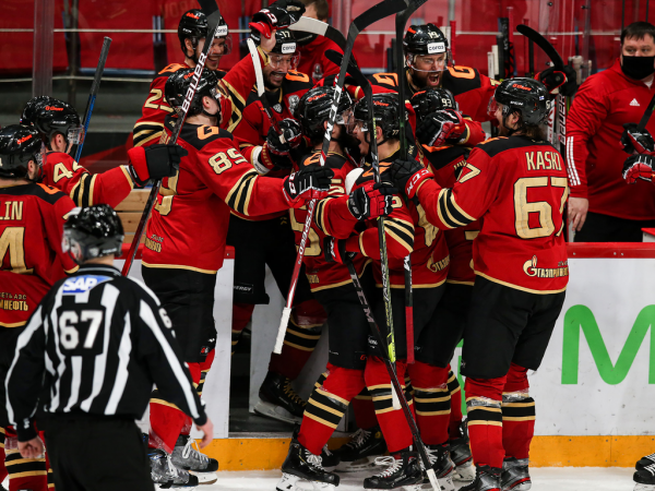 «После таких овертаймов на два года стареешь». Хартли, Шарипзянов и Толчинский после 2 матча 1/2 финала (ВИДЕО)
«После таких овертаймов на два года стареешь». Хартли, Шарипзянов и Толчинский после 2 матча 1/2 финала (ВИДЕО)