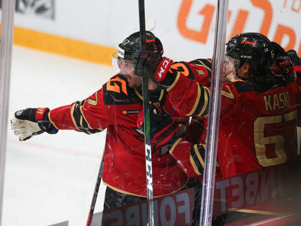 
        ПОДСЛУШАНО: старт плей-офф «Авангарда» | первый матч серии с «Автомобилистом» (ВИДЕО)
      