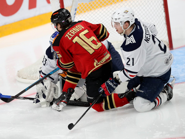 Толчинский приносит победу в овертайме! «Авангард» сравнял счёт в серии с «Магниткой»
Толчинский приносит победу в овертайме! «Авангард» сравнял счёт в серии с «Магниткой»