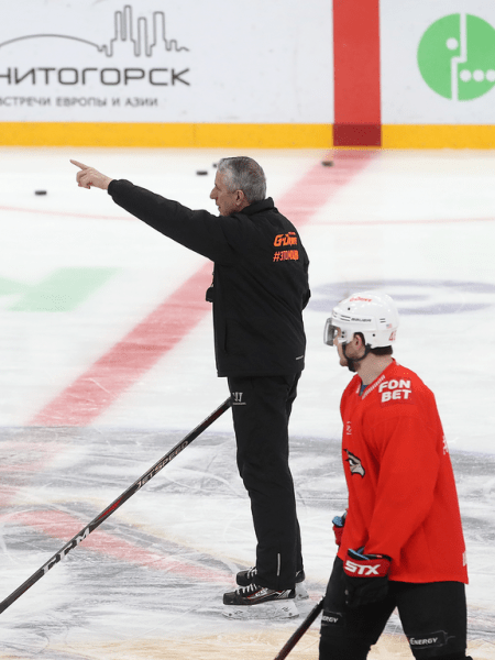 
        Бороться и проявлять характер | Алексей Емелин и Павел Дедунов перед третьей игрой серии с «Металлургом» (ВИДЕО+ФОТО)
      