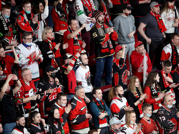 Толчинский приносит победу в овертайме! «Авангард» сравнял счёт в серии с «Магниткой»
Толчинский приносит победу в овертайме! «Авангард» сравнял счёт в серии с «Магниткой»