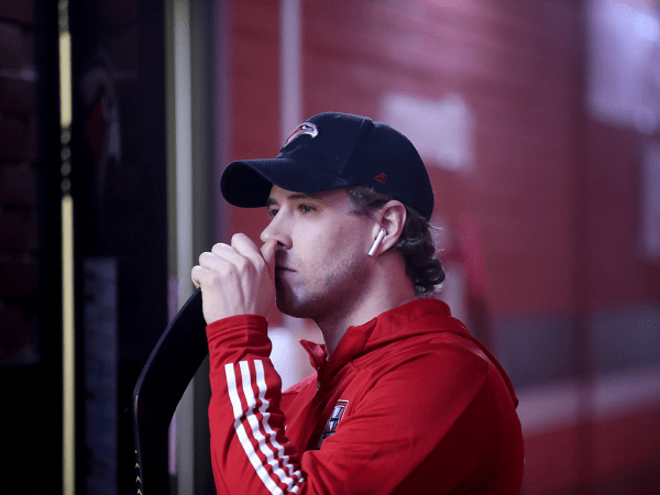 
        ПОДСЛУШАНО: старт плей-офф «Авангарда» | первый матч серии с «Автомобилистом» (ВИДЕО)
      