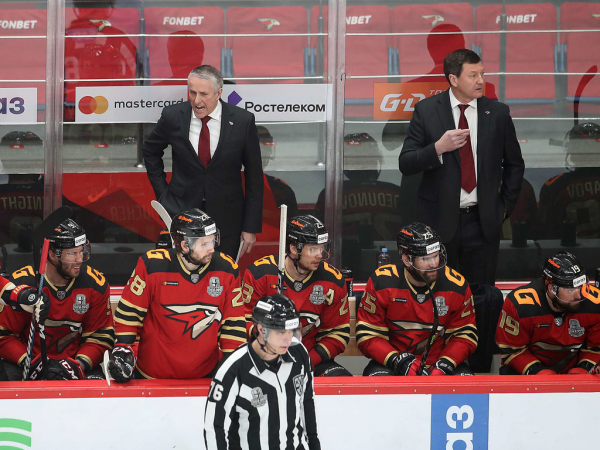 Толчинский приносит победу в овертайме! «Авангард» сравнял счёт в серии с «Магниткой»
Толчинский приносит победу в овертайме! «Авангард» сравнял счёт в серии с «Магниткой»