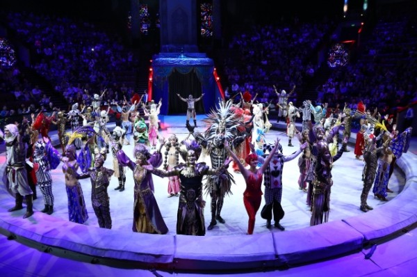 Шоу  Гии Эрадзе «Песчаная сказка» остаётся в омском цирке до конца апреля