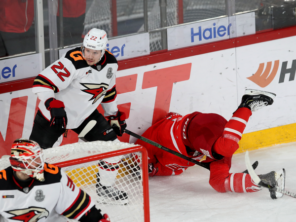 
        Ковальчук решает во втором овертайме! «Авангард» победил «Автомобилист» в четвёртом матче серии
      