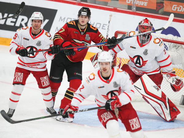 
        ПОДСЛУШАНО: старт плей-офф «Авангарда» | первый матч серии с «Автомобилистом» (ВИДЕО)
      