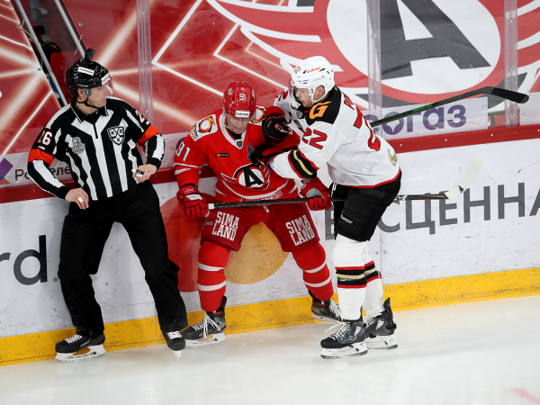 
        Ковальчук решает во втором овертайме! «Авангард» победил «Автомобилист» в четвёртом матче серии
      