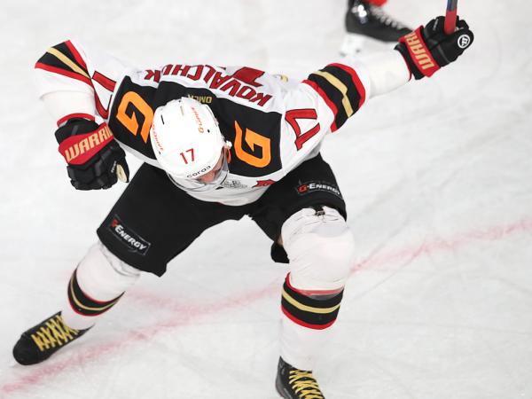 
        Ковальчук решает во втором овертайме! «Авангард» победил «Автомобилист» в четвёртом матче серии
      