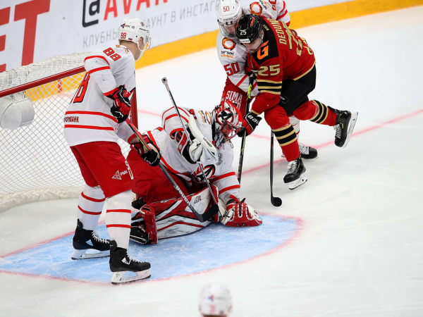 
        ПОДСЛУШАНО: старт плей-офф «Авангарда» | первый матч серии с «Автомобилистом» (ВИДЕО)
      