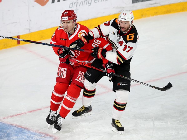 
        Ковальчук решает во втором овертайме! «Авангард» победил «Автомобилист» в четвёртом матче серии
      