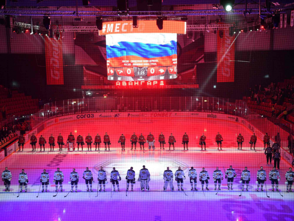 Хет-трик Найта выводит вперёд в серии! «Авангард» всухую победил «Магнитку» в пятом матче
Хет-трик Найта выводит вперёд в серии! «Авангард» всухую победил «Магнитку» в пятом матче