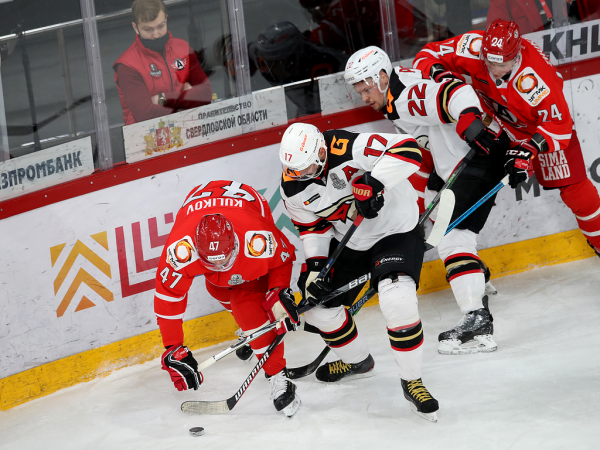 
        Ковальчук решает во втором овертайме! «Авангард» победил «Автомобилист» в четвёртом матче серии
      