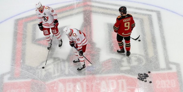 "Автомобилист" одержал первую победу в серии с "Авангардом"