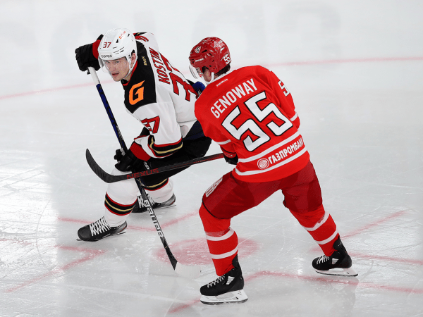 
        «У нас было много моментов, не удавалось их реализовать». Хохлачёв и Хартли после третьего матча серии с «Автомобилистом»
      