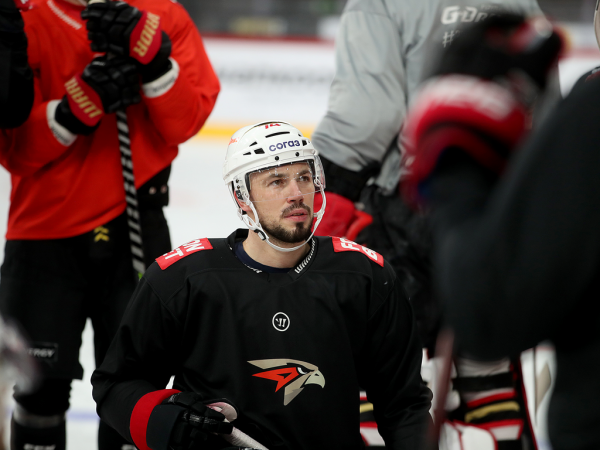 
        Заряжены на четвёртый матч | Алексей Емелин и Боб Хартли перед игрой (ВИДЕО+ФОТО)
      