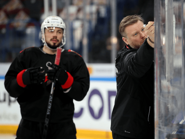 
        Бороться и проявлять характер | Алексей Емелин и Павел Дедунов перед третьей игрой серии с «Металлургом» (ВИДЕО+ФОТО)
      