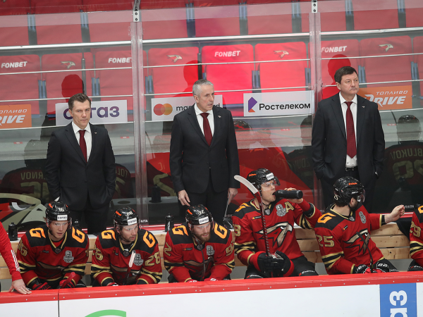 
        ПОДСЛУШАНО: старт плей-офф «Авангарда» | первый матч серии с «Автомобилистом» (ВИДЕО)
      