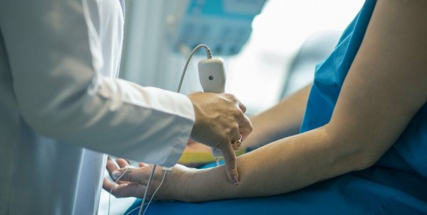 Медики назвали обследования, которые нужно пройти переболевшим COVID-19