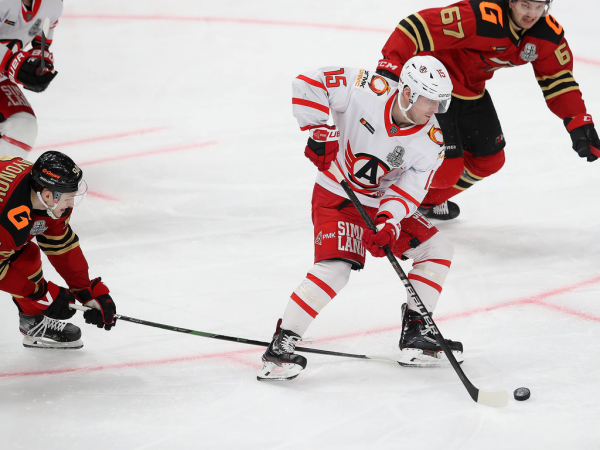 
        ПОДСЛУШАНО: старт плей-офф «Авангарда» | первый матч серии с «Автомобилистом» (ВИДЕО)
      