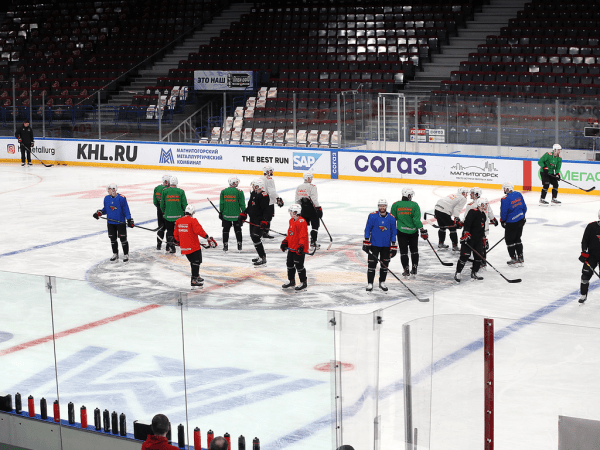 
        Бороться и проявлять характер | Алексей Емелин и Павел Дедунов перед третьей игрой серии с «Металлургом» (ВИДЕО+ФОТО)
      