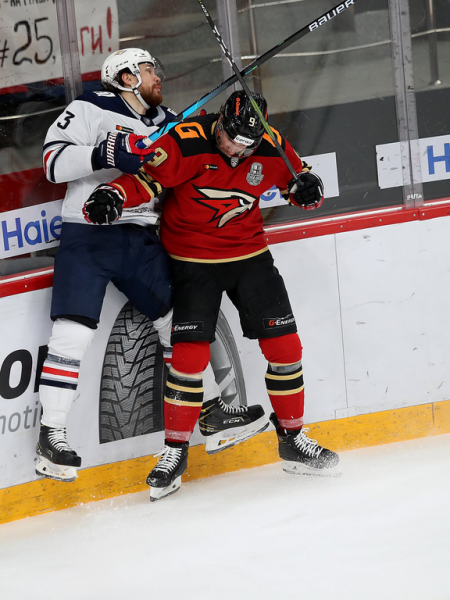 Толчинский приносит победу в овертайме! «Авангард» сравнял счёт в серии с «Магниткой»
Толчинский приносит победу в овертайме! «Авангард» сравнял счёт в серии с «Магниткой»