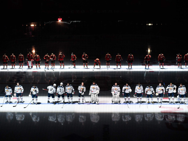 Хет-трик Найта выводит вперёд в серии! «Авангард» всухую победил «Магнитку» в пятом матче
Хет-трик Найта выводит вперёд в серии! «Авангард» всухую победил «Магнитку» в пятом матче