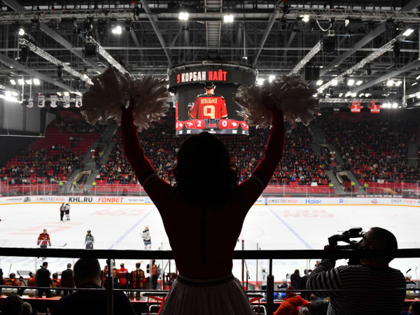 Хет-трик Найта выводит вперёд в серии! «Авангард» всухую победил «Магнитку» в пятом матче
Хет-трик Найта выводит вперёд в серии! «Авангард» всухую победил «Магнитку» в пятом матче